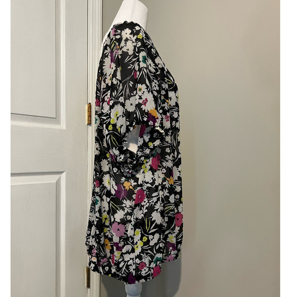 TORRID Women's Sheer Floral V Neck Back Cutout Elastic Sleeve Blouse Plus Size 3 - Picture 2 of 9